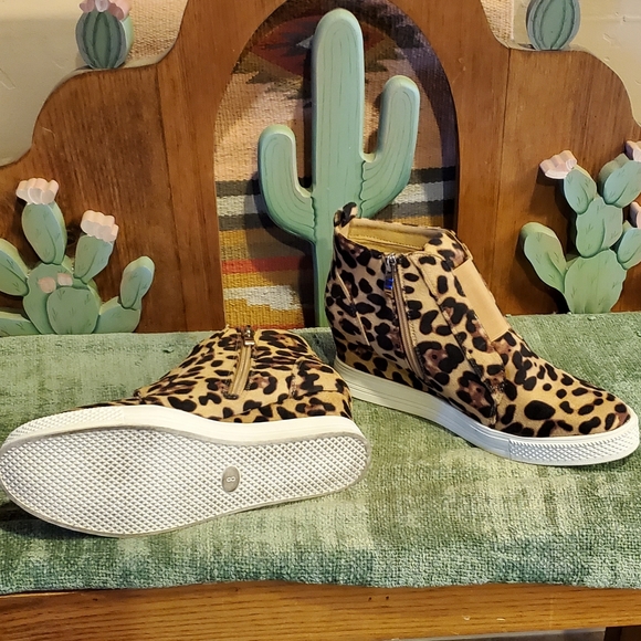 Ladies wedge zip up shoes/ boots - Picture 2 of 4